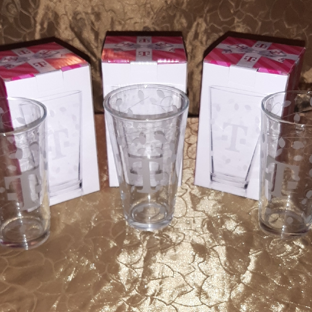 🧋T Initial- T-Mobile Clear Set of 3 Etched Christmas Bulb Lights Glasses